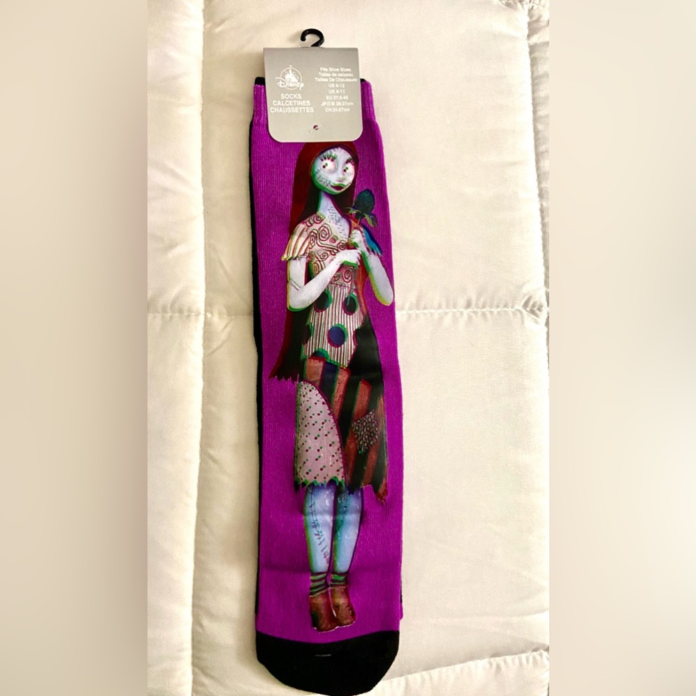 Disney Parks 2022 Halloween Nightmare Before Christmas Jack & Sally Socks 6-12